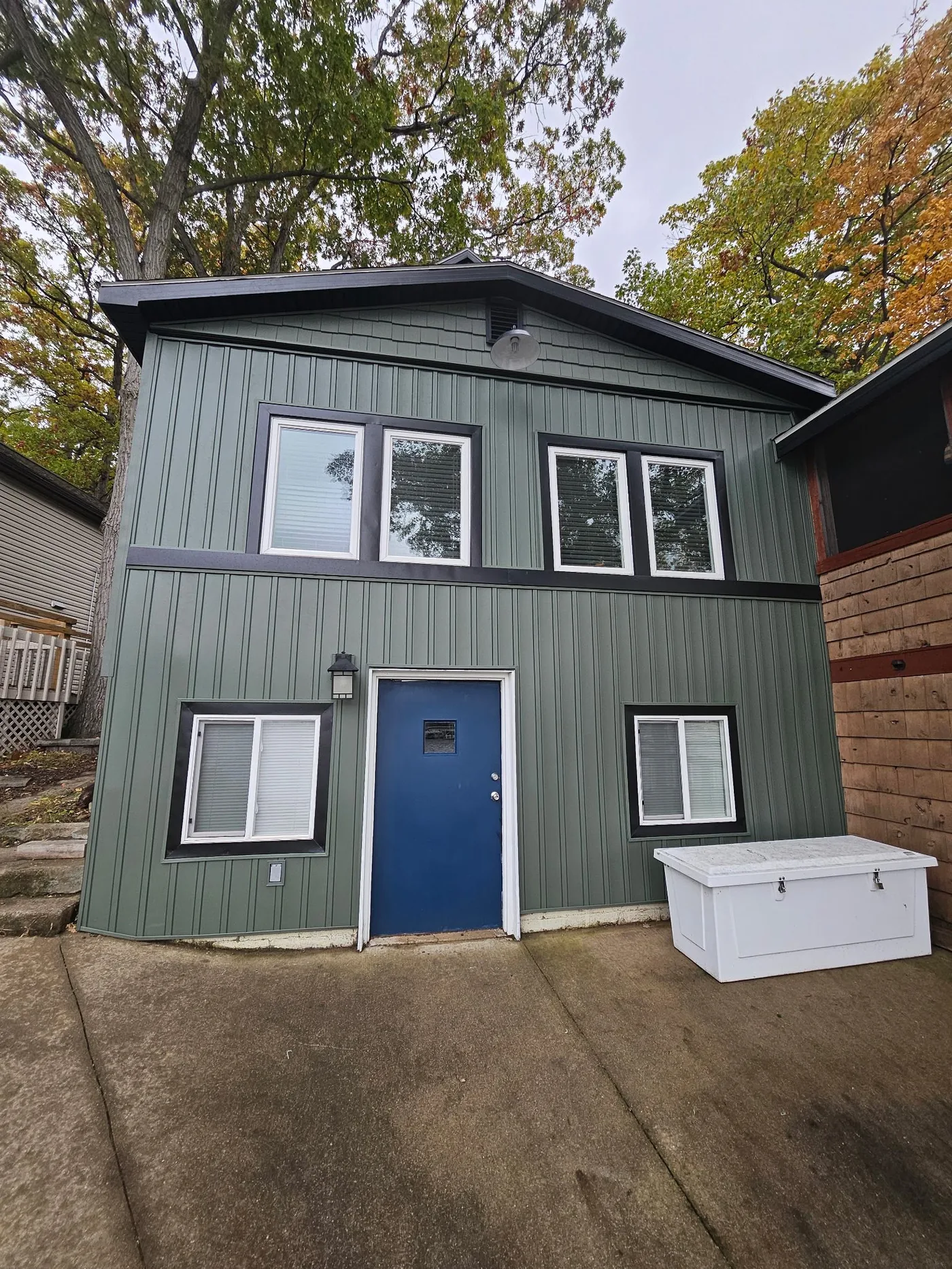 Custom home build with board-and-batten siding by GNG Construction in Grabill, Indiana